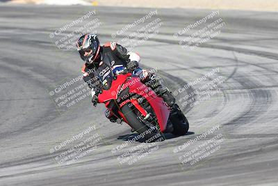 media/Dec-01-2025-Moto Forza (Mon) [[2daa91e15f]]/2-Intermediate Group/Session 2 (Turns 9 and 10)/